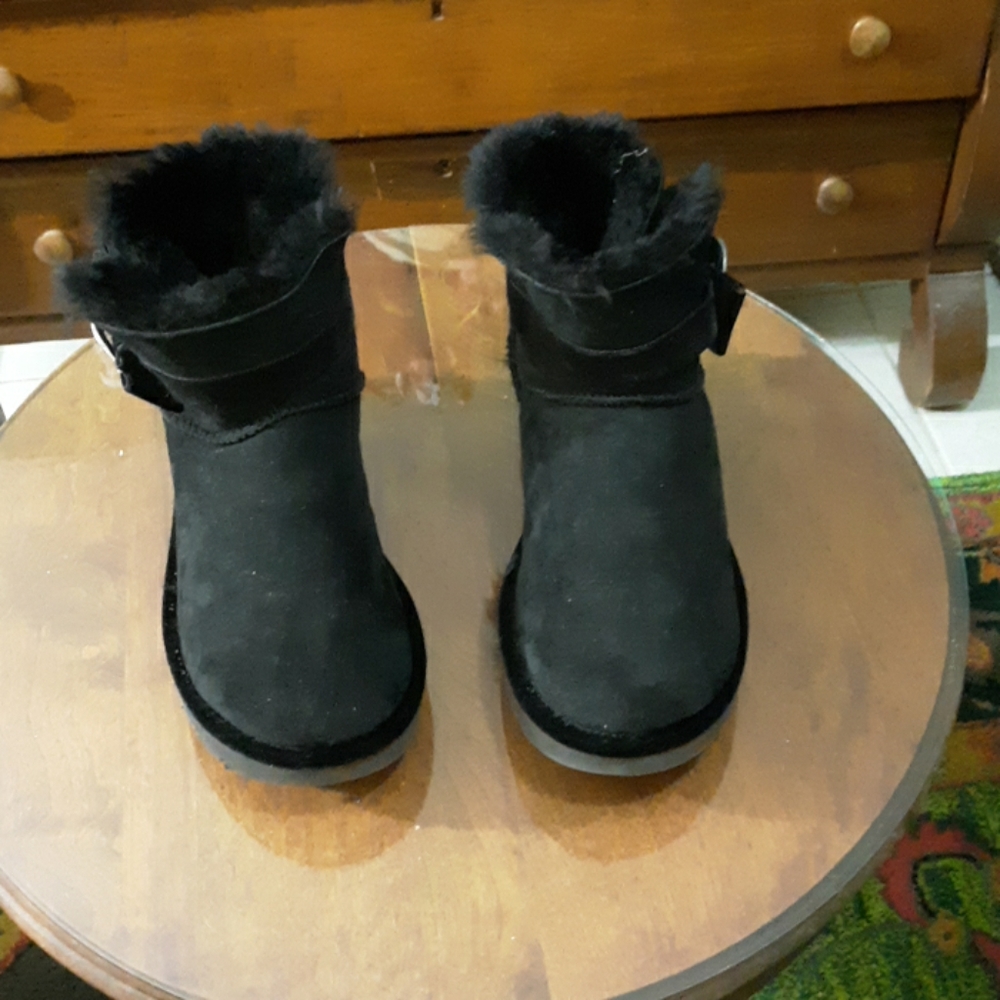 Ugg brooch boots